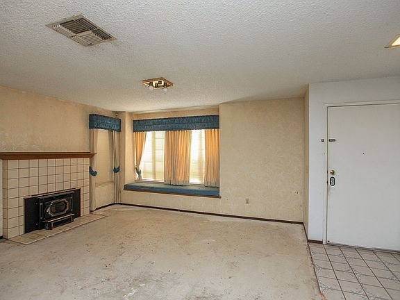 4th image of 2981 Azevedo Dr