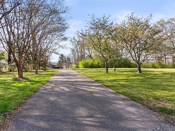 5th image of 5096 Benevola Rd