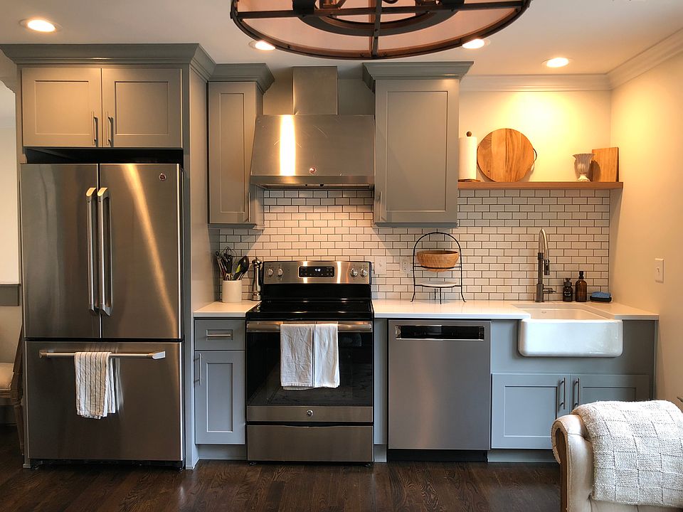 1st image of 1015 Roosevelt Dr #2