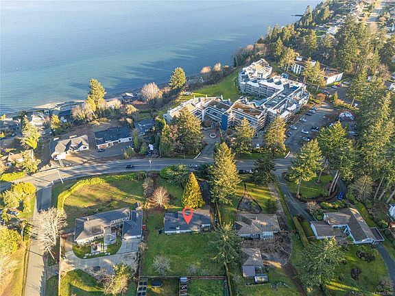 2nd image of 2555 Departure Bay Rd