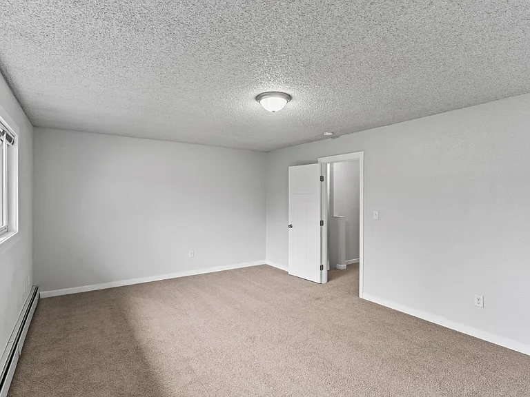 470 Dailey Ave — Photo 18