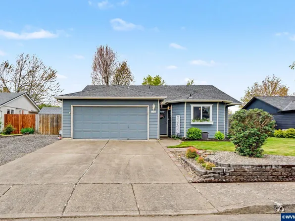 695 N 9th St, Aumsville, OR 97325