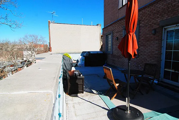 Sold by Momentum Real Estate LLC | media 37