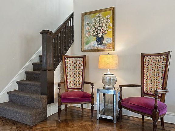 5th image of 1645 Burnett St