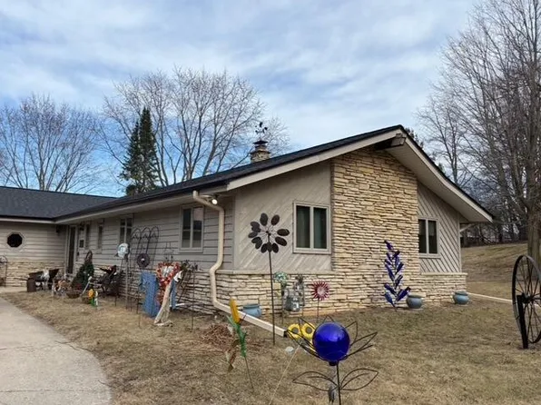 W272S8570 Hillview DRIVE, Mukwonago, WI 53149