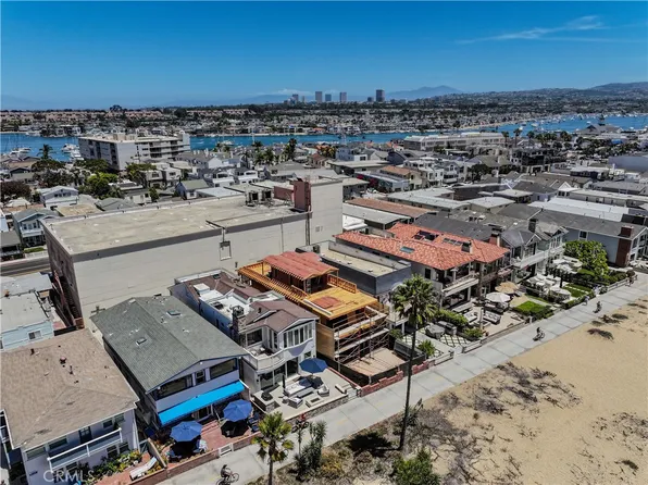 306 E Oceanfront, Newport Beach, CA 92661