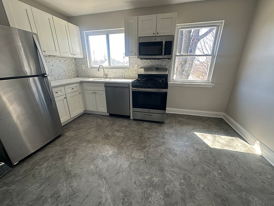 1st image of 212 Broad Ave #B