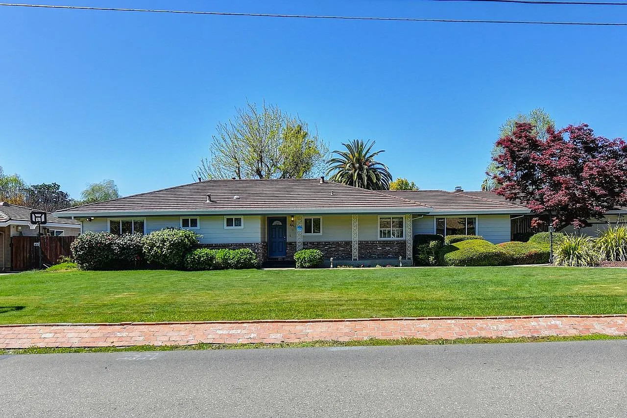 2017 Claremont Rd photo 1