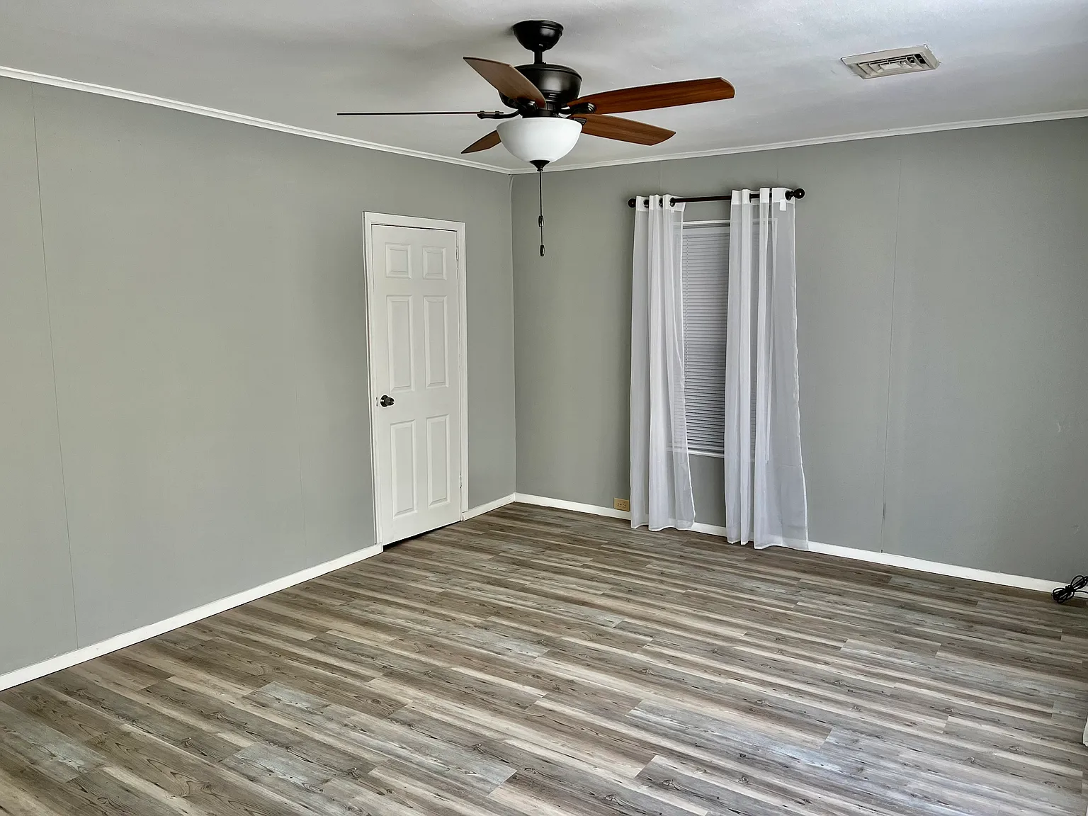 1 bed, 1000 sqft, $1,150 — Photo 3