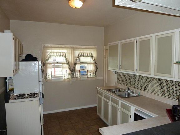 3rd image of 452 Oakdale St SE #1
