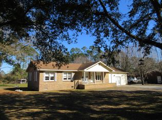 1294 N Pinckney St, Mc Clellanville, SC 29458