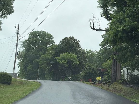 4th image of 1805 Mountain Ridge Rd