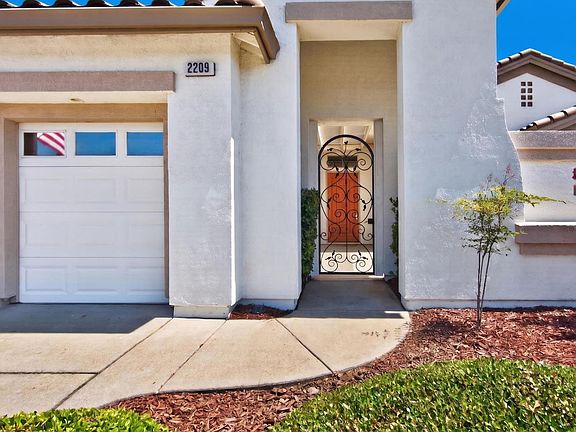4th image of 2209 Lamplight Ln