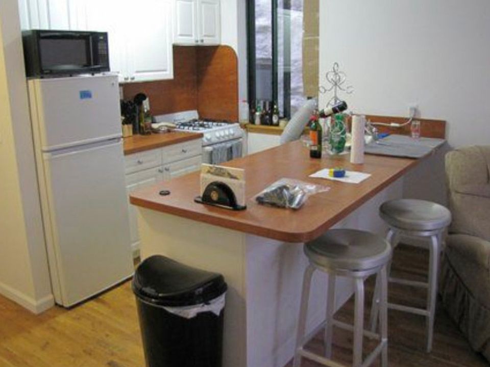 1st image of 608 E 11th St #2B1