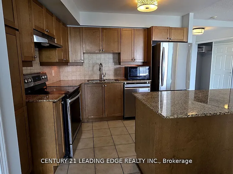 18 Valley Woods Rd #Penthouse 204 — Photo 14