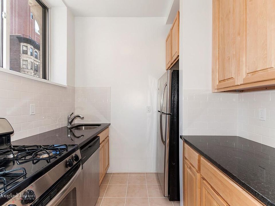 2nd image of 142 E 79th St APT 5