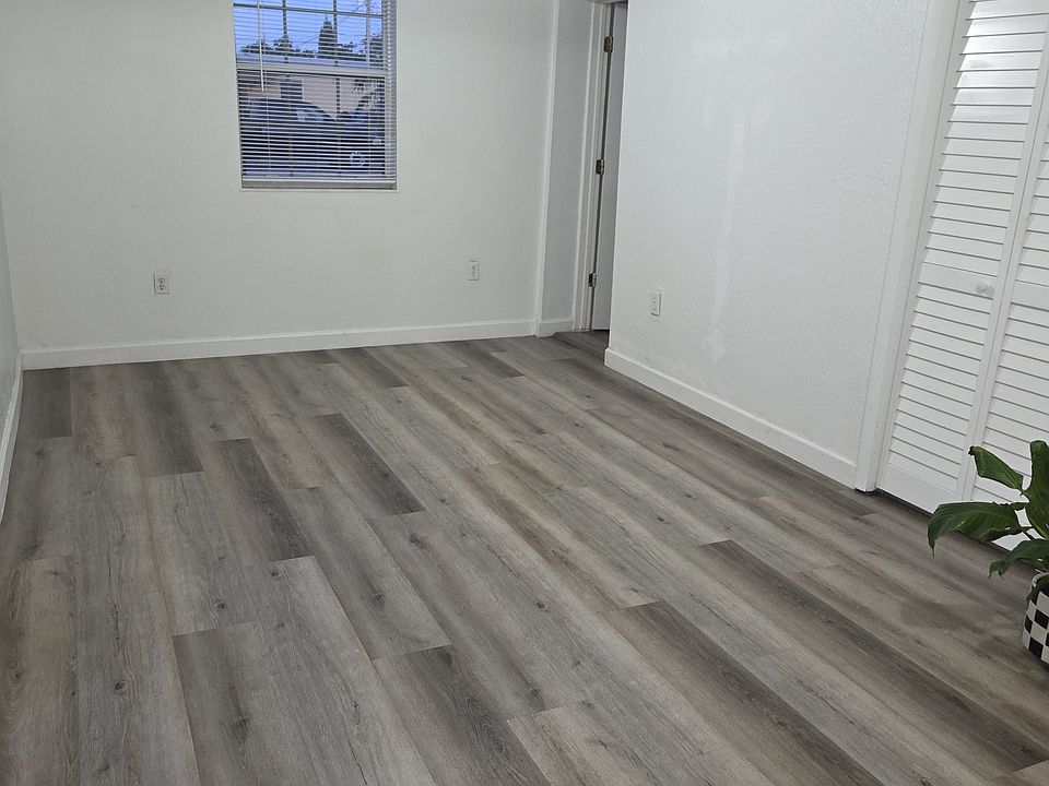 1st image of 4040 SW 116th Ave