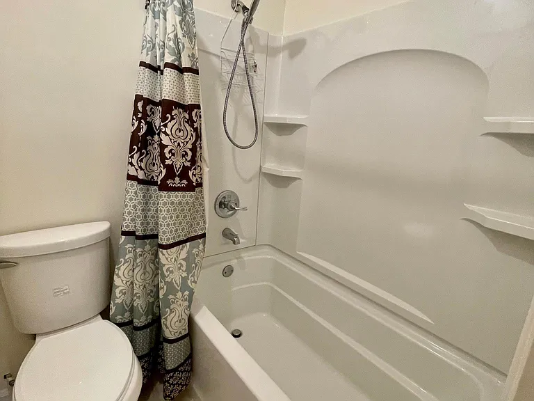 585 Cromwell Ct — Photo 19