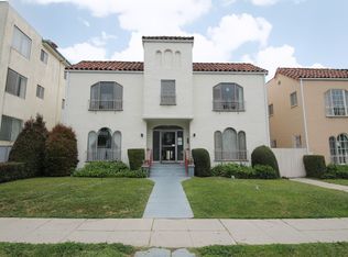 (6163B) 422 N. Hayworth Ave., Los Angeles, CA 90048