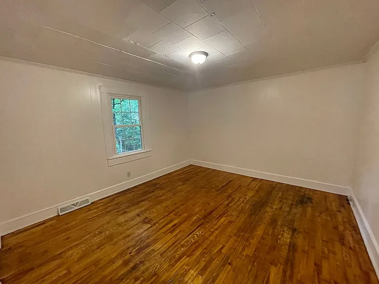 1002 Wilmouth St — Photo 14