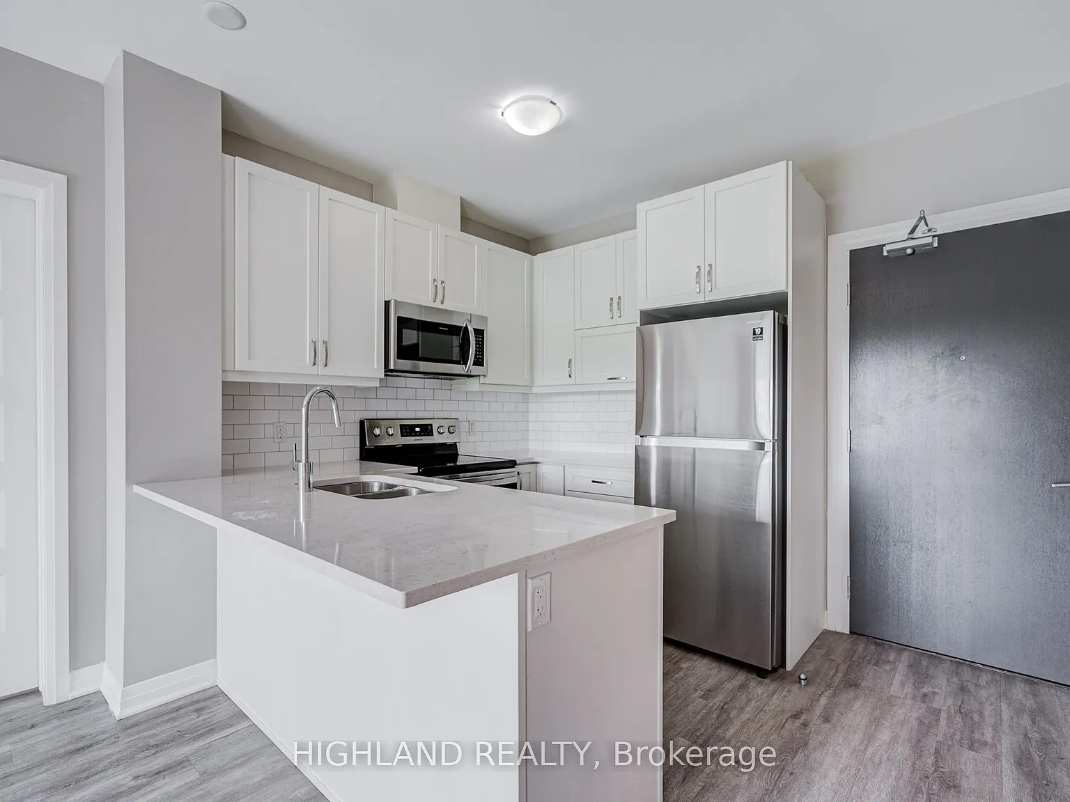 2 bed, $2,690 — Photo 4