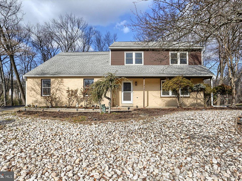 1st image of 124 Woodridge Dr