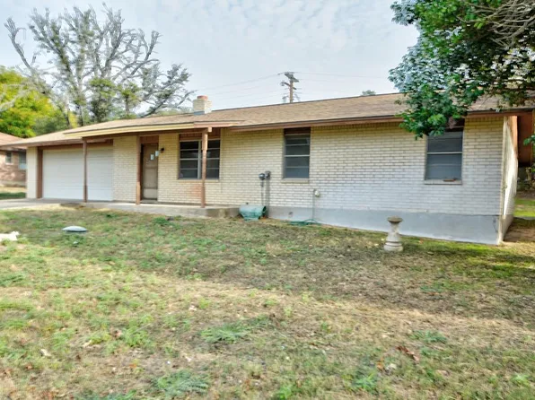 121 Palo Verde Dr, Kerrville, TX 78028