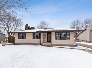 2998 3rd St, Marion, IA 52302