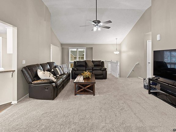 4th image of 2453 N 153rd Ave