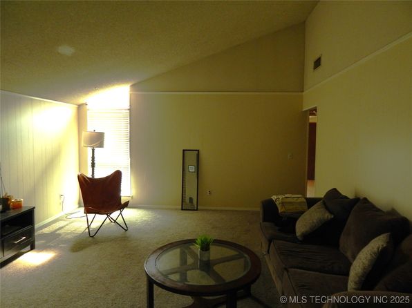 tulsa-oklahoma-440335500 picture