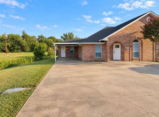 421 W Thomas St, Leonard, TX 75452