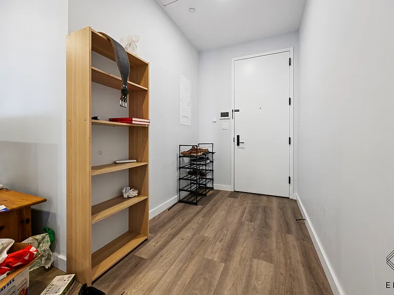 2913 Snyder Ave #5R — Photo 8