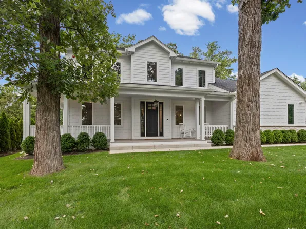1760 Chris Ct, Deerfield, IL 60015