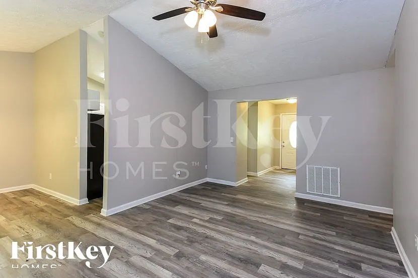 3 bed, 2.0 bath, 1260 sqft, $2,290 — Photo 4