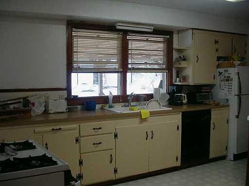 5th image of 115 N Ruland St