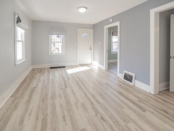 4th image of 1910 N Rose St