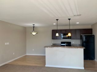 465 Deer Path APT 9, Grove City, PA 16127