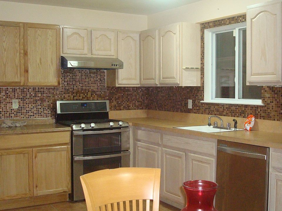 1st image of 519 Greeley Ave #House