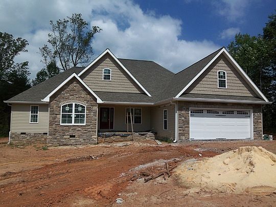 1st image of 111 Stallion Ln