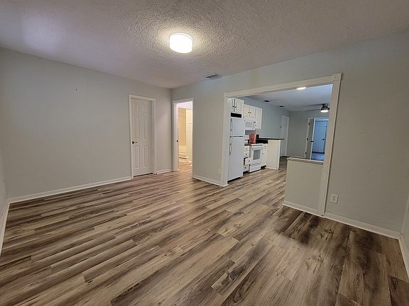 3rd image of 787 12th Ave N