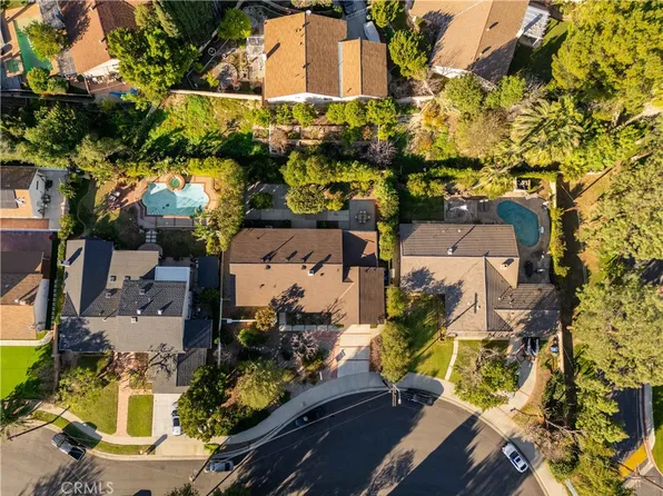 7556 Chaminade Ave, Canoga Park, CA 91304