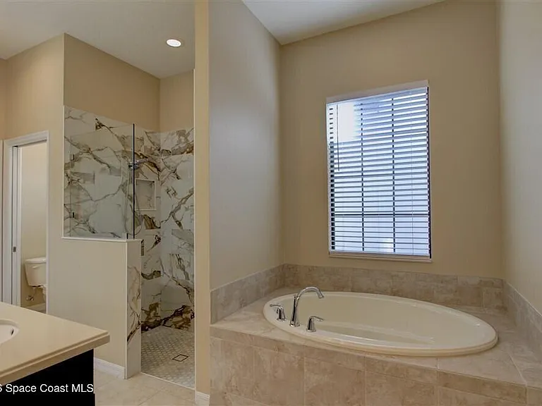8810 Napolo Dr — Photo 21