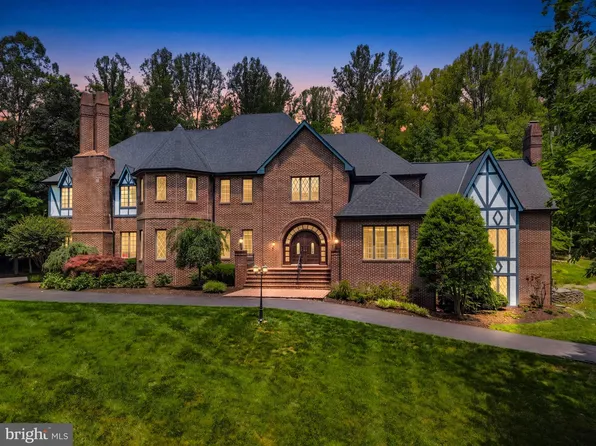 8015 Eddy Bend Trl, Fairfax Station, VA 22039