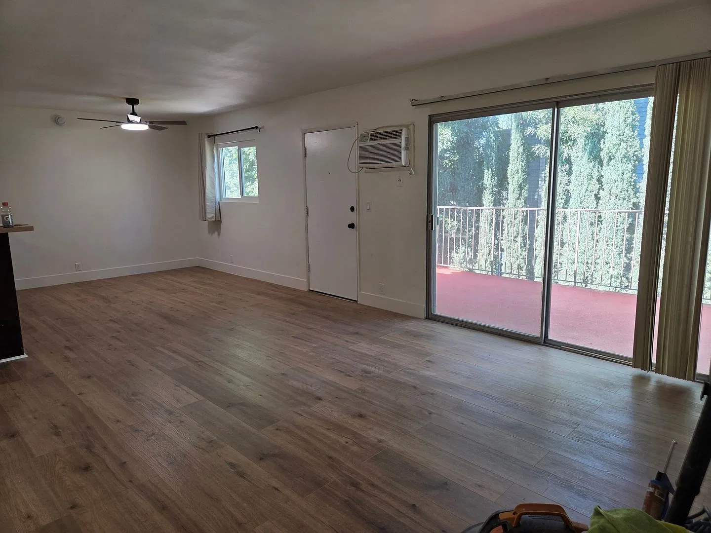 6416 Woodley Ave. — Photo 3