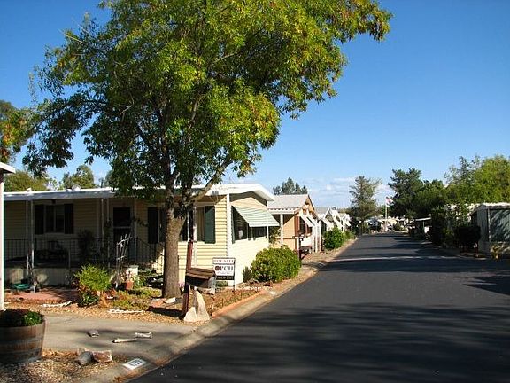 2nd image of 4149 Lakeside Dr