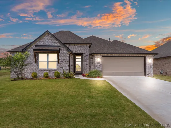 27713 E 107th St S, Broken Arrow, OK 74014