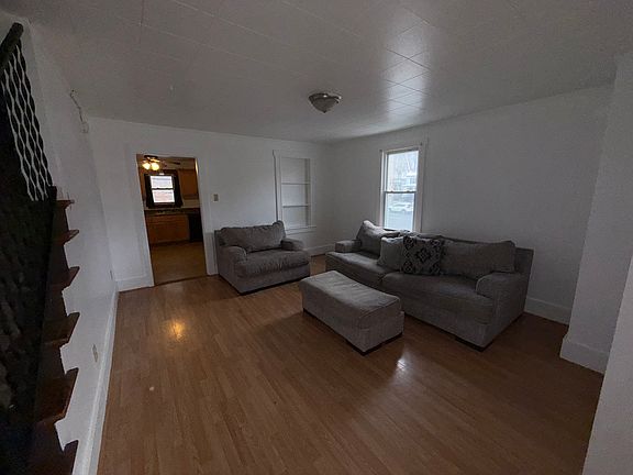 3rd image of 128 S Penn St #2