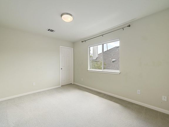 4th image of 12917 Majestic Oaks Dr