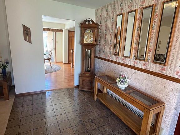 4th image of 8 Sepulveda Ct