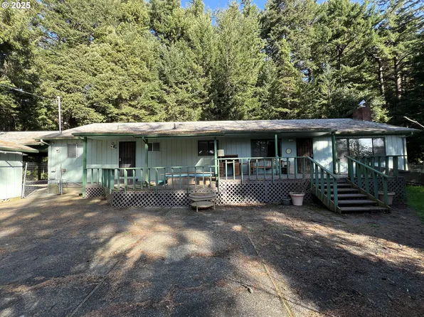 1224 Jackson St, Port Orford, OR 97465